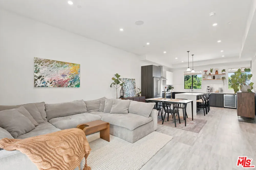 6716 Royce Lane Van Nuys, CA 91411