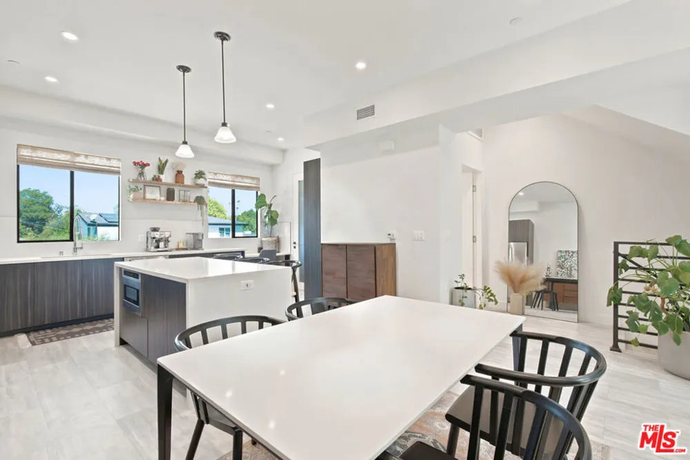 6716 Royce Lane Van Nuys, CA 91411