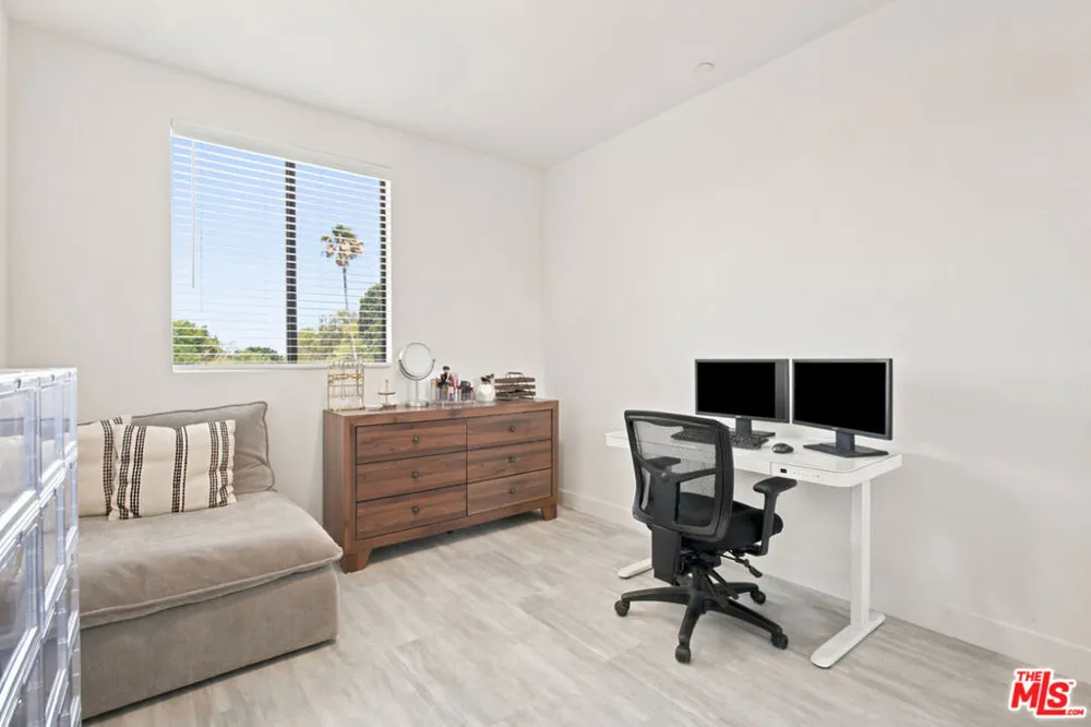 6716 Royce Lane Van Nuys, CA 91411