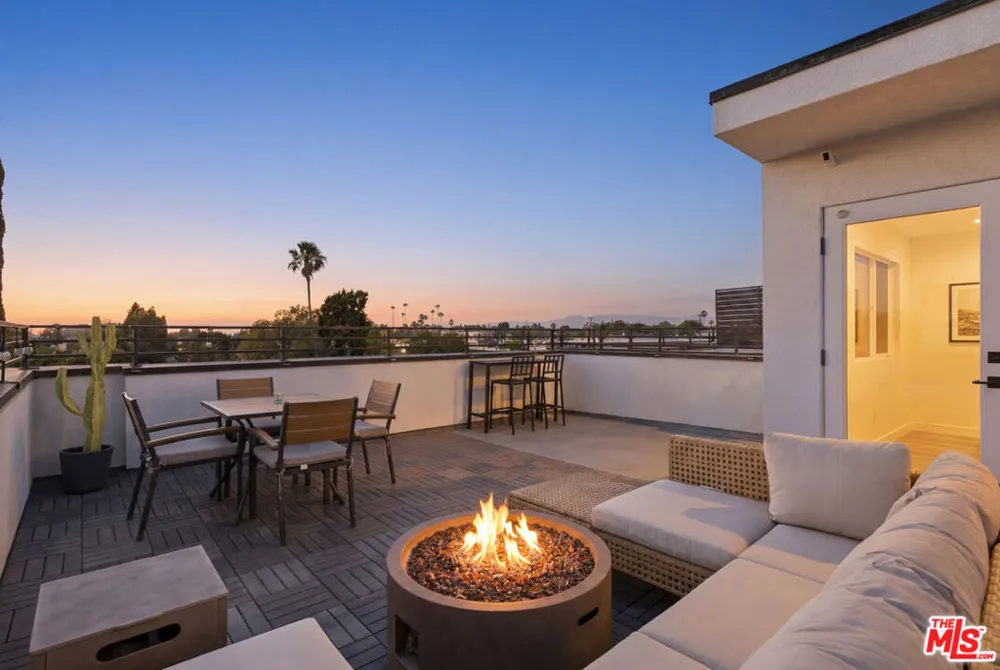 6716 Royce Lane Van Nuys, CA 91411