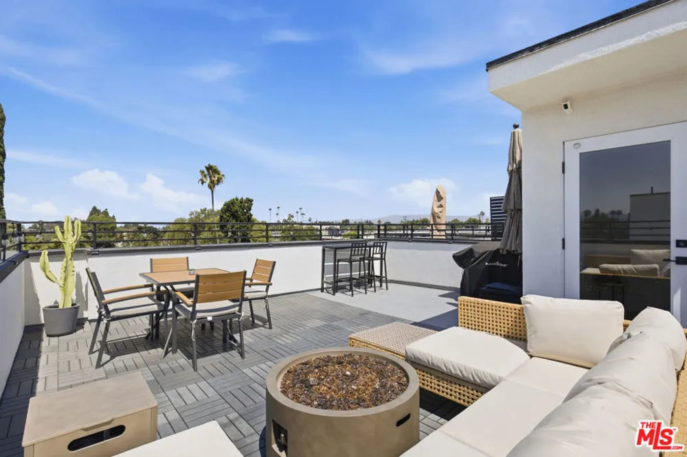 6716 Royce Lane Van Nuys, CA 91411