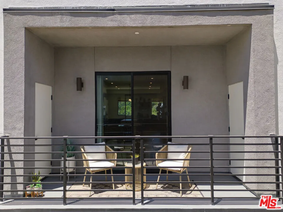 6716 Royce Lane Van Nuys, CA 91411