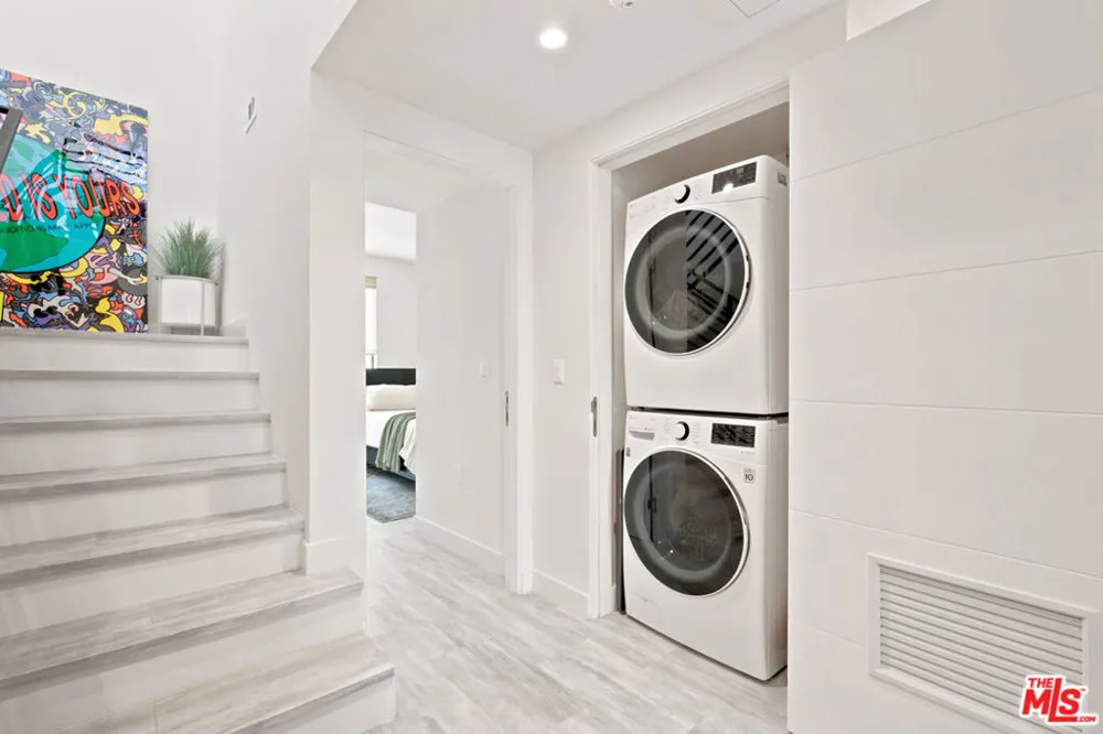 6716 Royce Lane Van Nuys, CA 91411