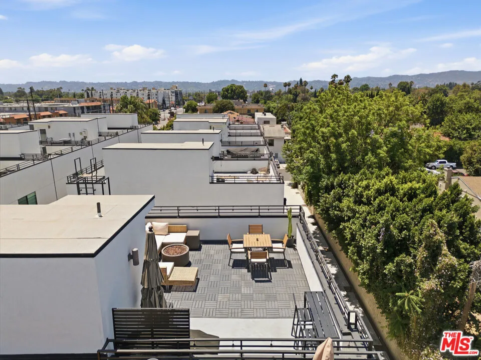 6716 Royce Lane Van Nuys, CA 91411