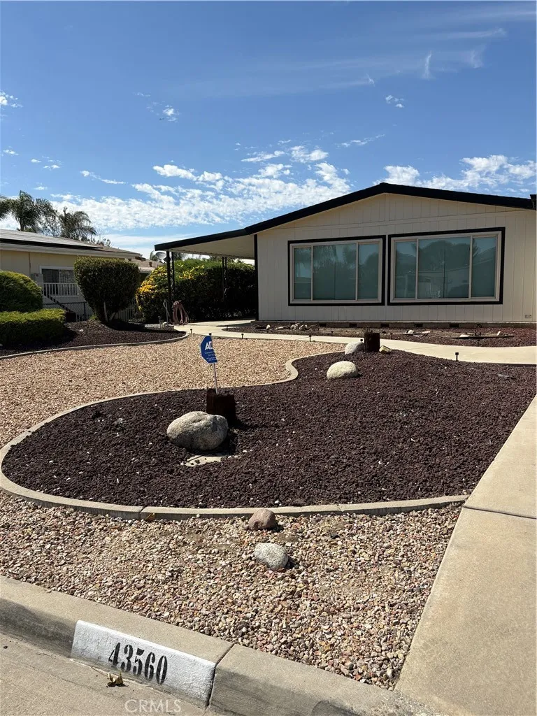 43560 Holder Hemet, CA 92544