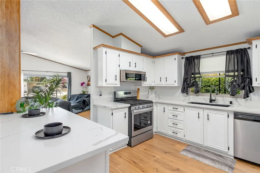 43560 Holder Hemet, CA 92544