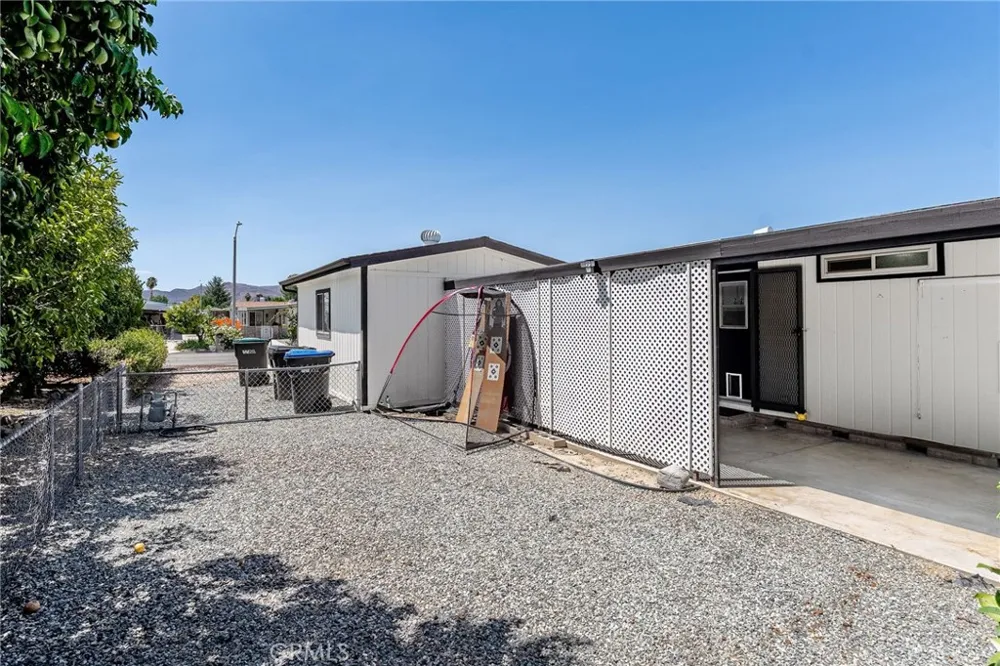 43560 Holder Hemet, CA 92544