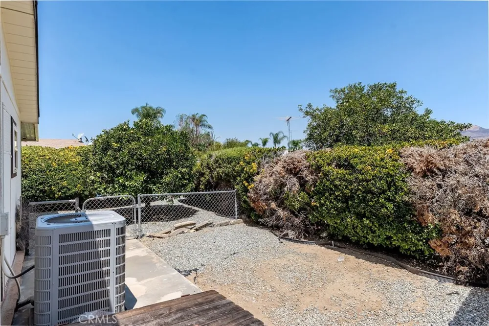 43560 Holder Hemet, CA 92544