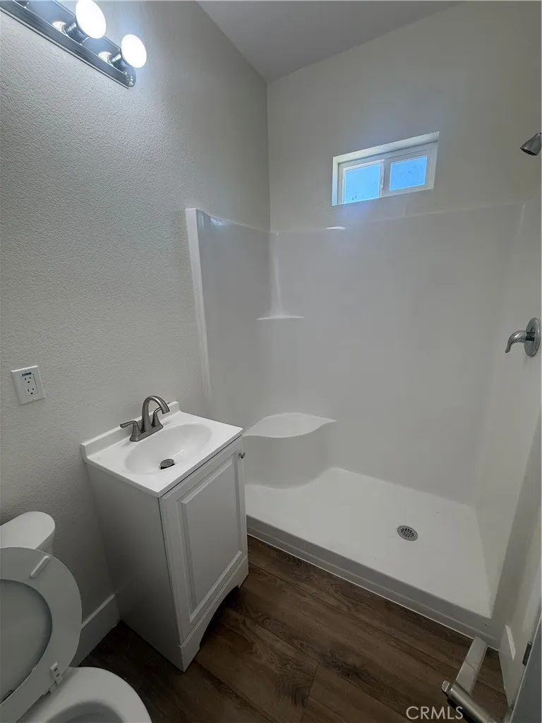 41015 W 41st west Palmdale, CA 93551
