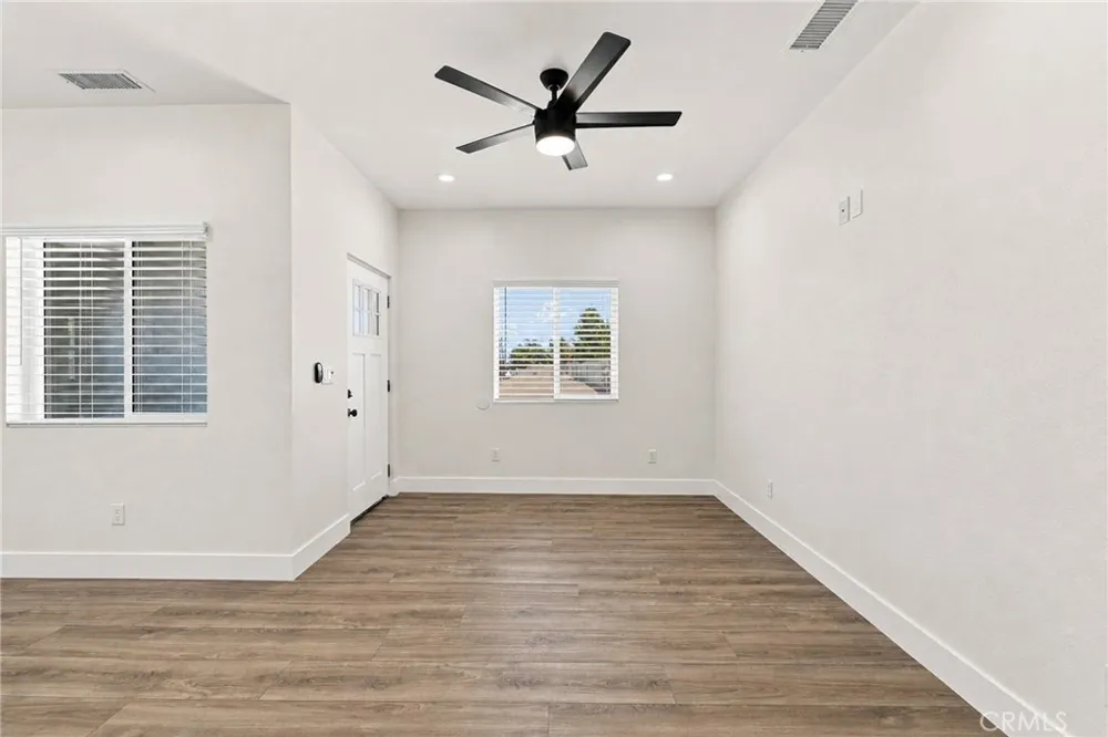 41015 W 41st west Palmdale, CA 93551