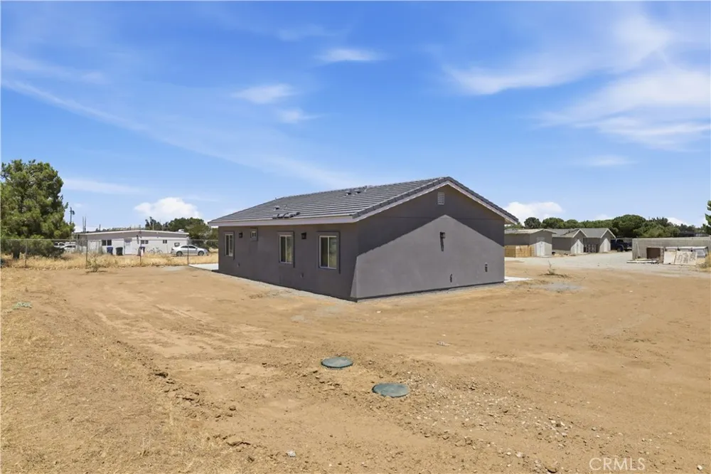 41015 W 41st west Palmdale, CA 93551