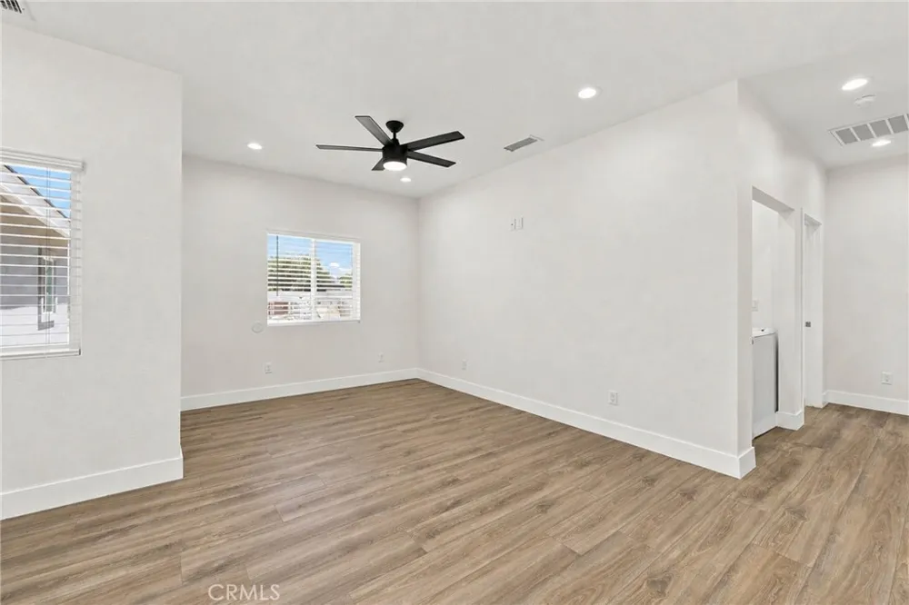 41015 W 41st west Palmdale, CA 93551