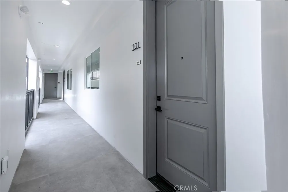 10218 Fernglen #101 Tujunga, CA 91042