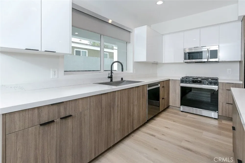 10218 Fernglen #101 Tujunga, CA 91042