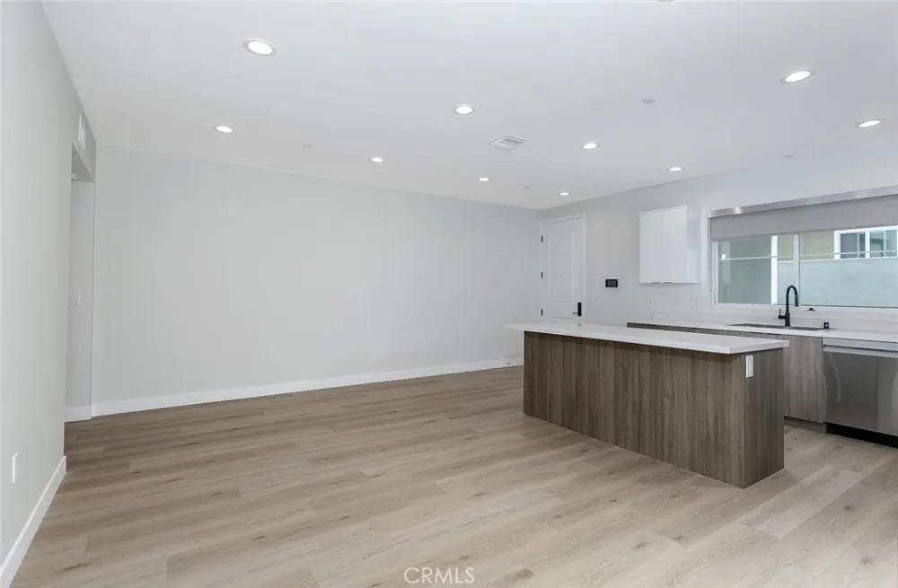 10218 Fernglen #101 Tujunga, CA 91042