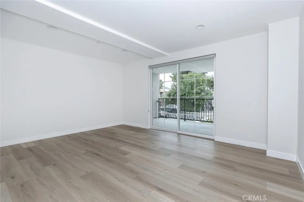 10218 Fernglen #101 Tujunga, CA 91042