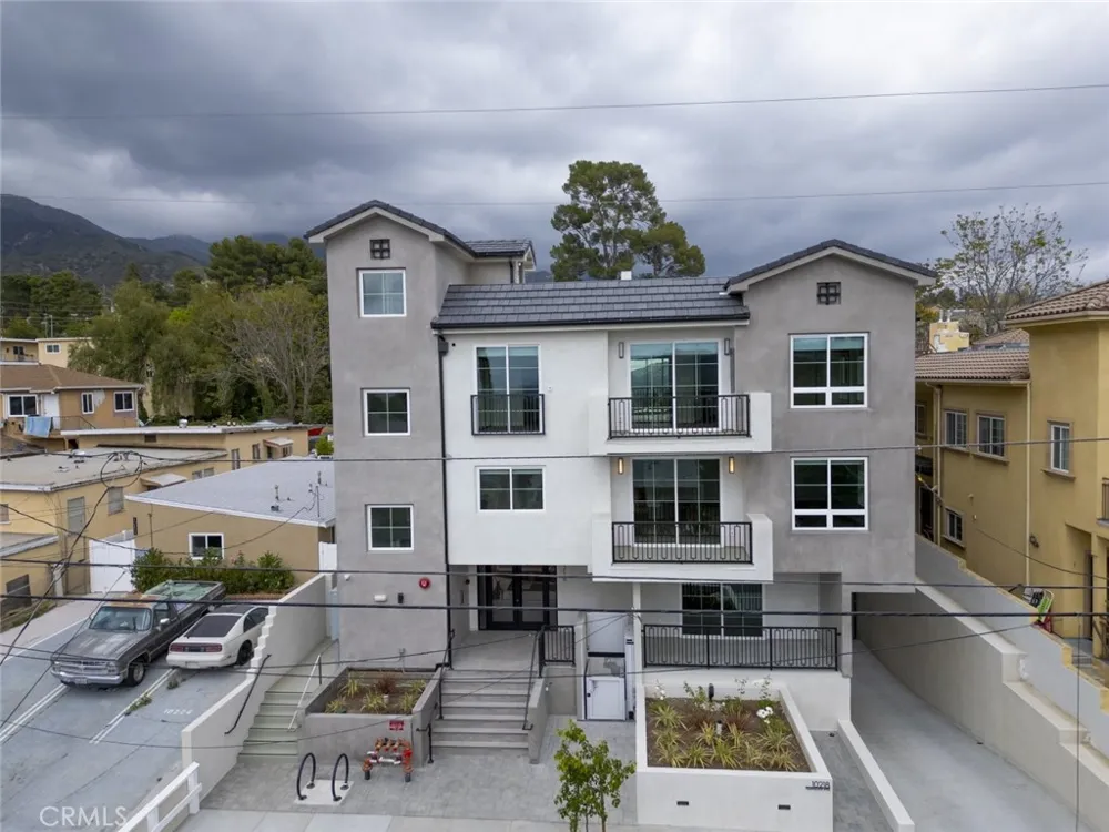 10218 Fernglen #101 Tujunga, CA 91042