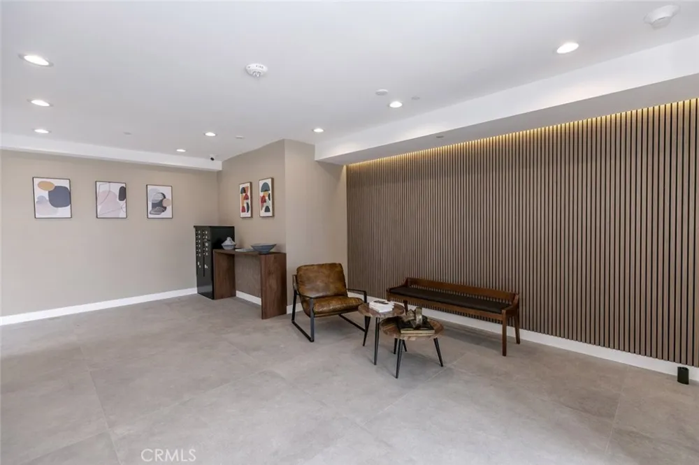 10218 Fernglen #101 Tujunga, CA 91042