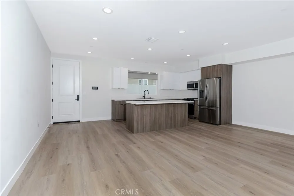 10218 Fernglen #101 Tujunga, CA 91042