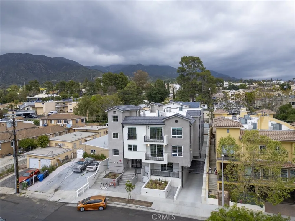 10218 Fernglen #101 Tujunga, CA 91042