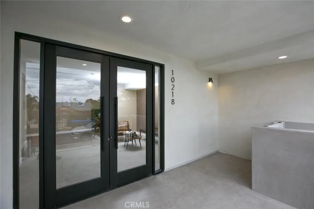 10218 Fernglen #101 Tujunga, CA 91042