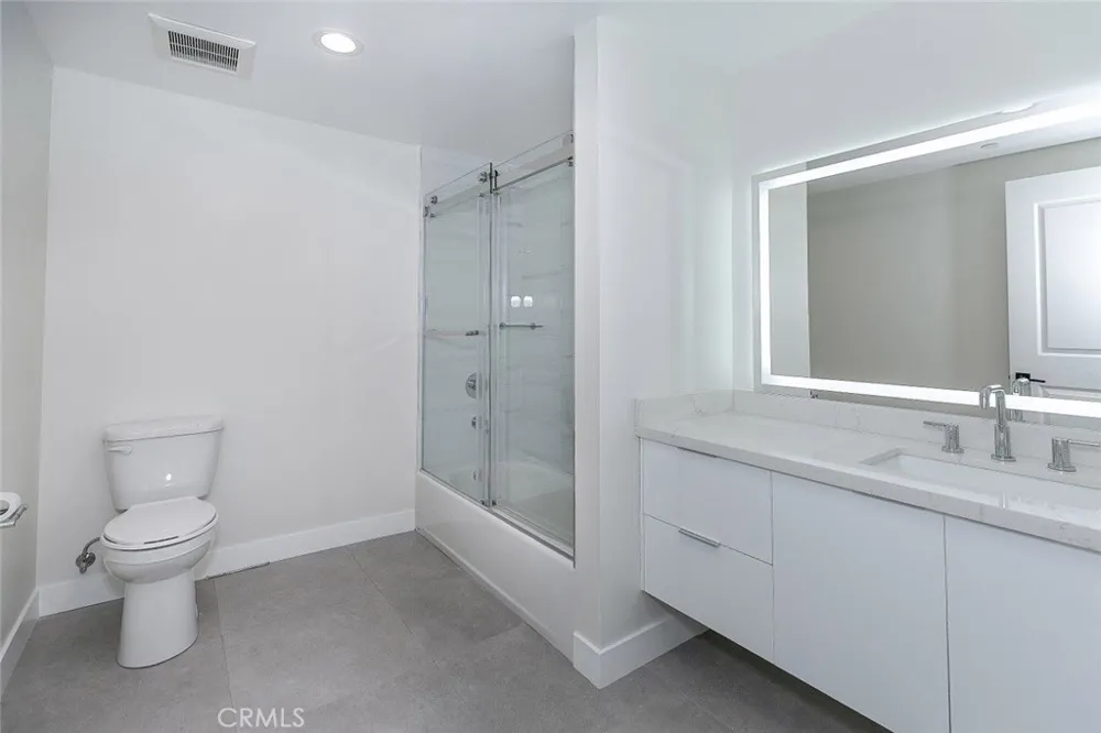 10218 Fernglen #101 Tujunga, CA 91042