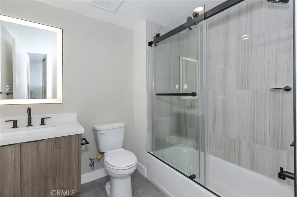 10218 Fernglen #101 Tujunga, CA 91042