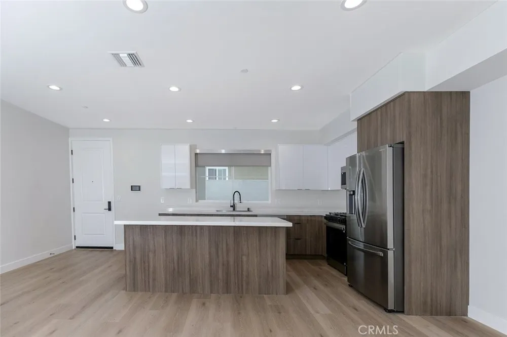 10218 Fernglen #101 Tujunga, CA 91042