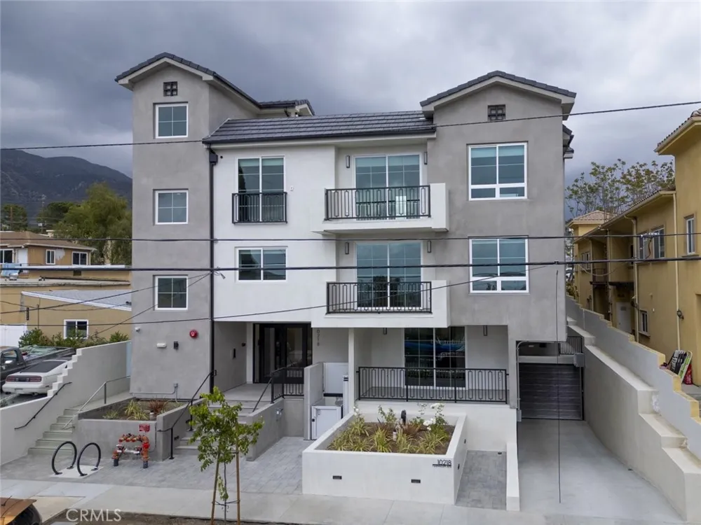 10218 Fernglen #101 Tujunga, CA 91042