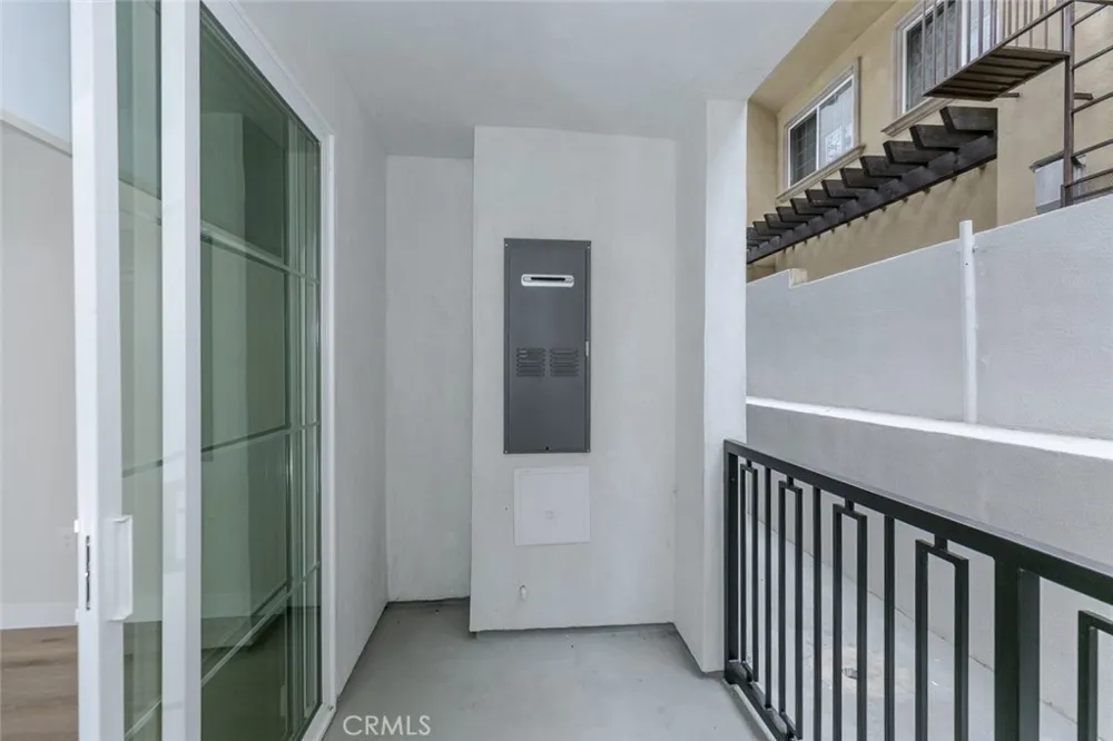 10218 Fernglen #101 Tujunga, CA 91042