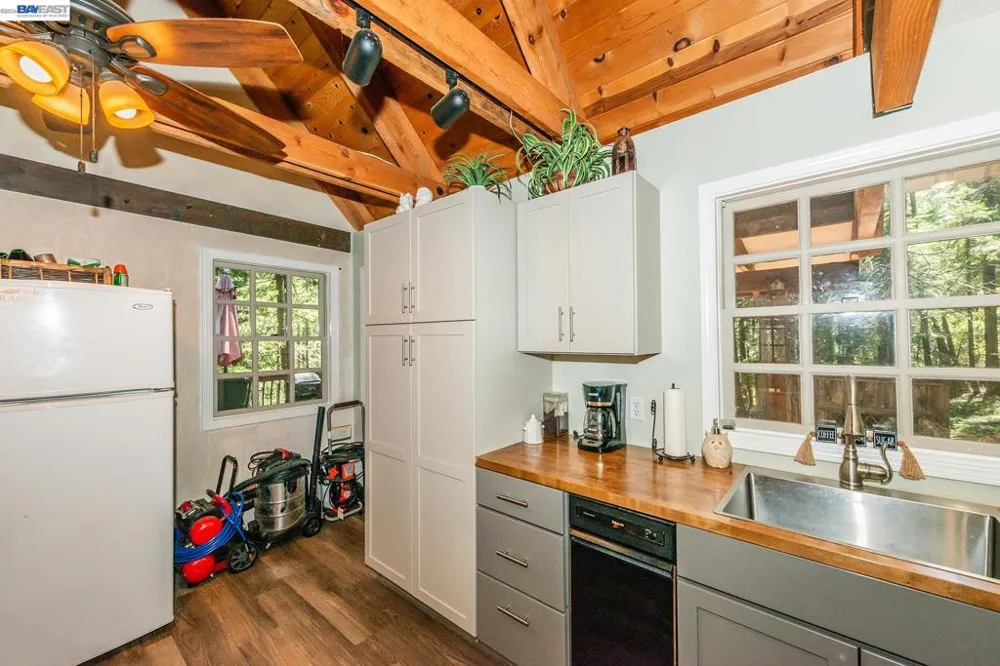 751 Mountain Aire, Ln Trinity Center, CA 96091