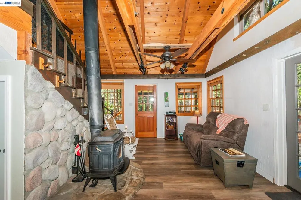 751 Mountain Aire, Ln Trinity Center, CA 96091