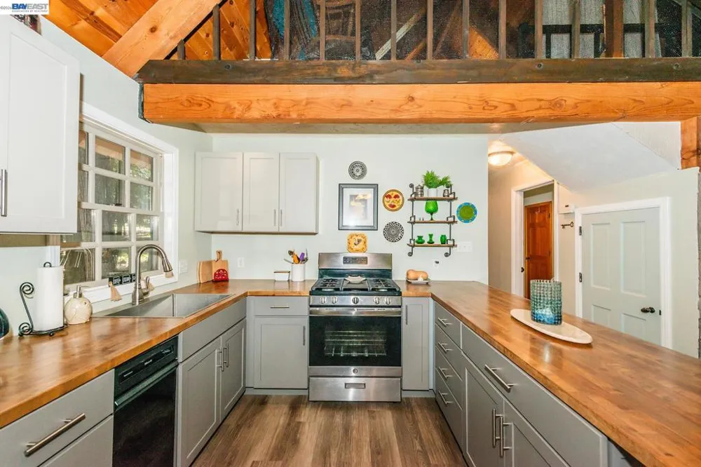 751 Mountain Aire, Ln Trinity Center, CA 96091