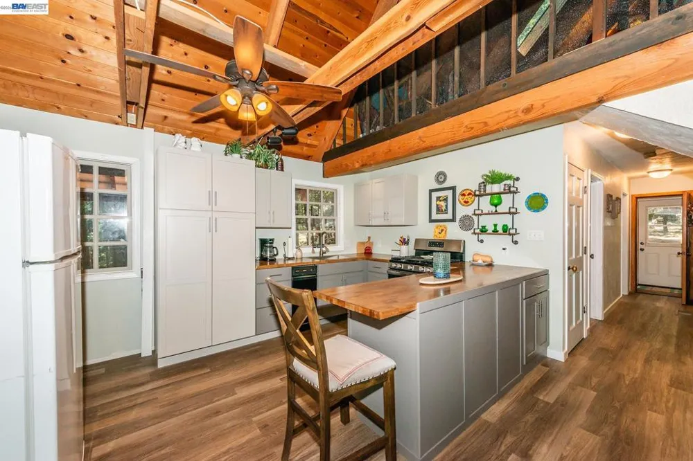 751 Mountain Aire, Ln Trinity Center, CA 96091