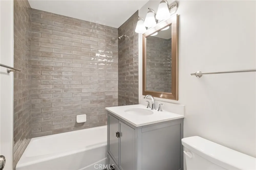 121 E Bay St #D Costa Mesa, CA 92627