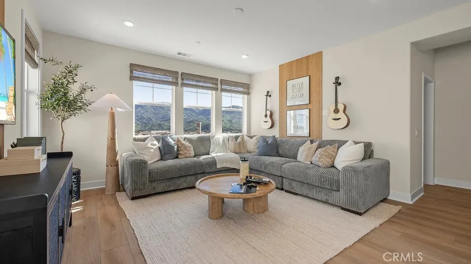 2133 Perdido Lane Santa Paula, CA 93060