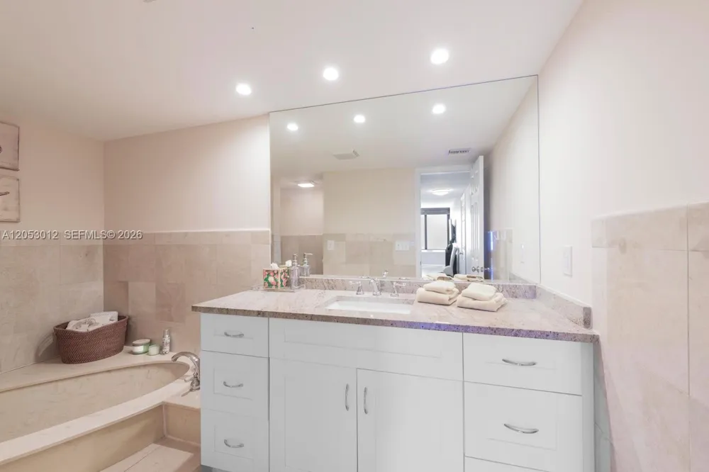 3590 S Ocean Blvd #707 South Palm Beach, FL 33480