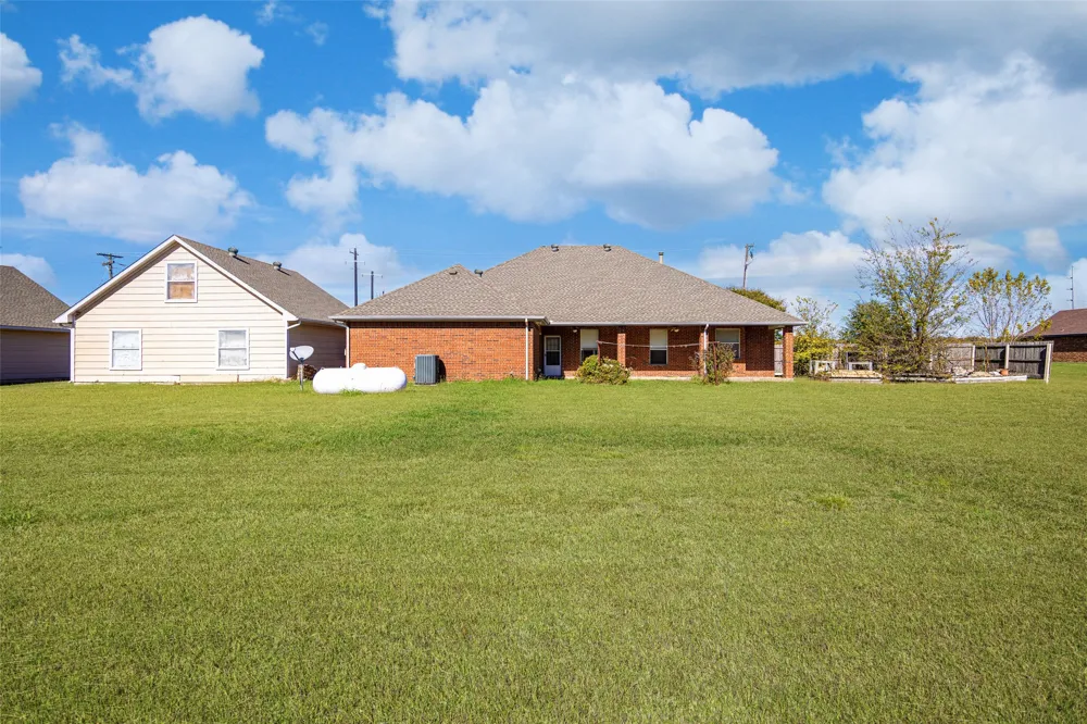 14184 County Road 489 Nevada, TX 75173