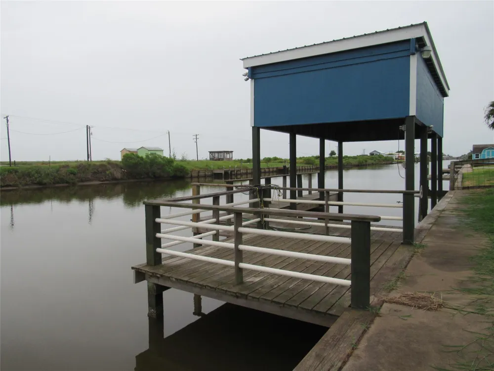 1915 County Road 299 Sargent, TX 77414