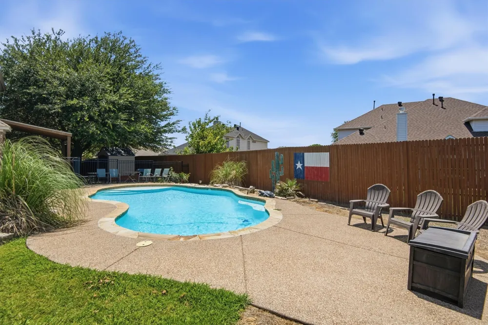 613 Dorchester Lane Mansfield, TX 76063