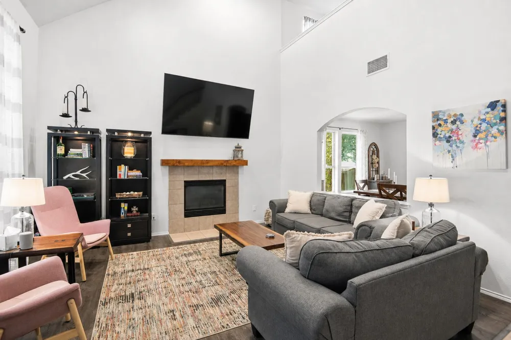 613 Dorchester Lane Mansfield, TX 76063