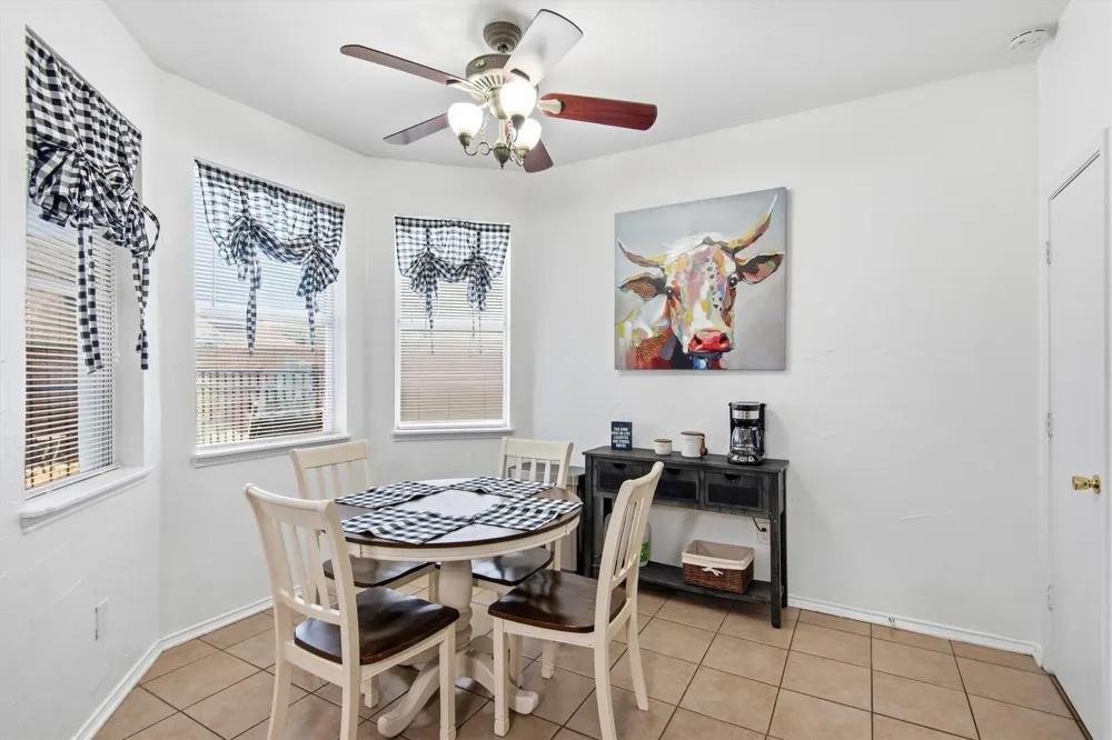613 Dorchester Lane Mansfield, TX 76063