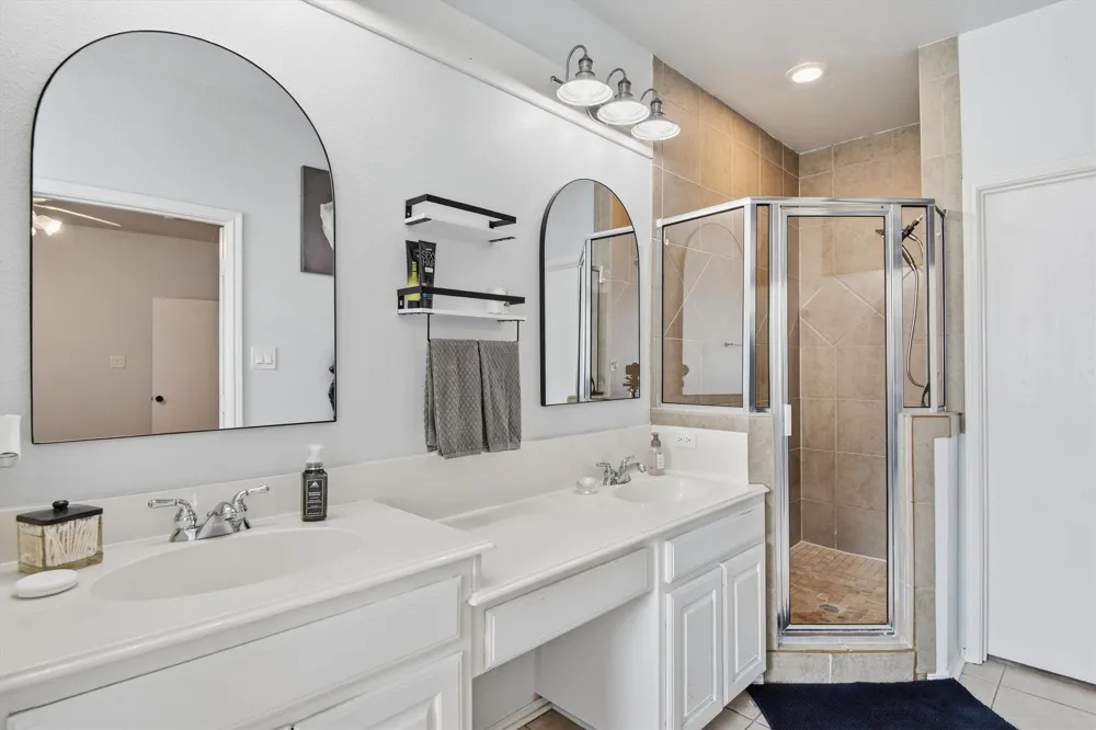 613 Dorchester Lane Mansfield, TX 76063