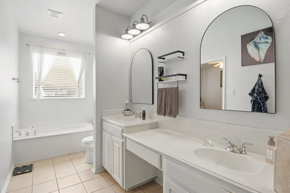 613 Dorchester Lane Mansfield, TX 76063