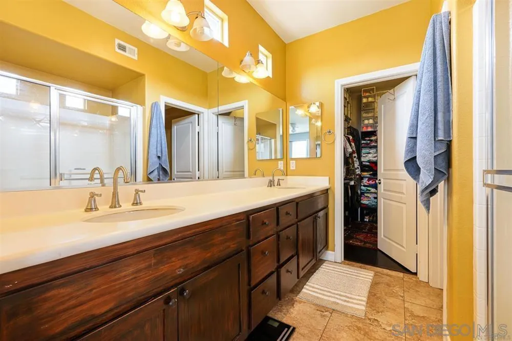 721 Paradise National City, CA 91950