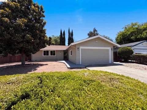 1496 Soccer Ct