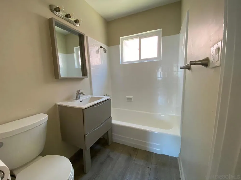 285 S Mollison Ave El Cajon, CA 92020