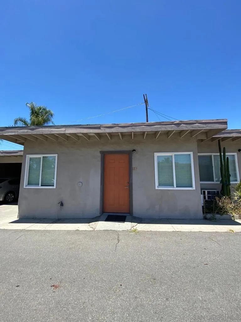285 S Mollison Ave El Cajon, CA 92020