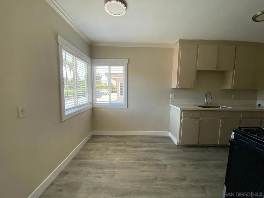 285 S Mollison Ave El Cajon, CA 92020