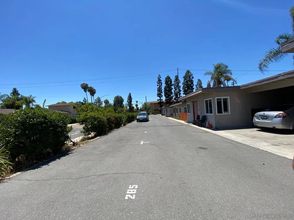 285 S Mollison Ave El Cajon, CA 92020